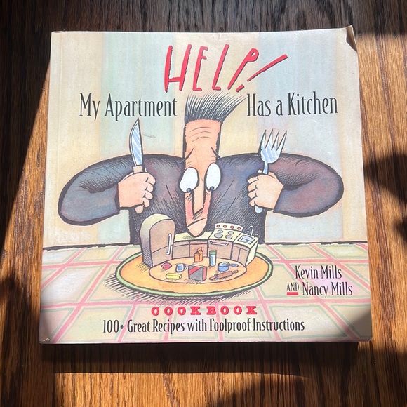 🆑 [4/$20] Help! My Apartment has a Kitchen Vintage Cookbook - Picture 1 of 4